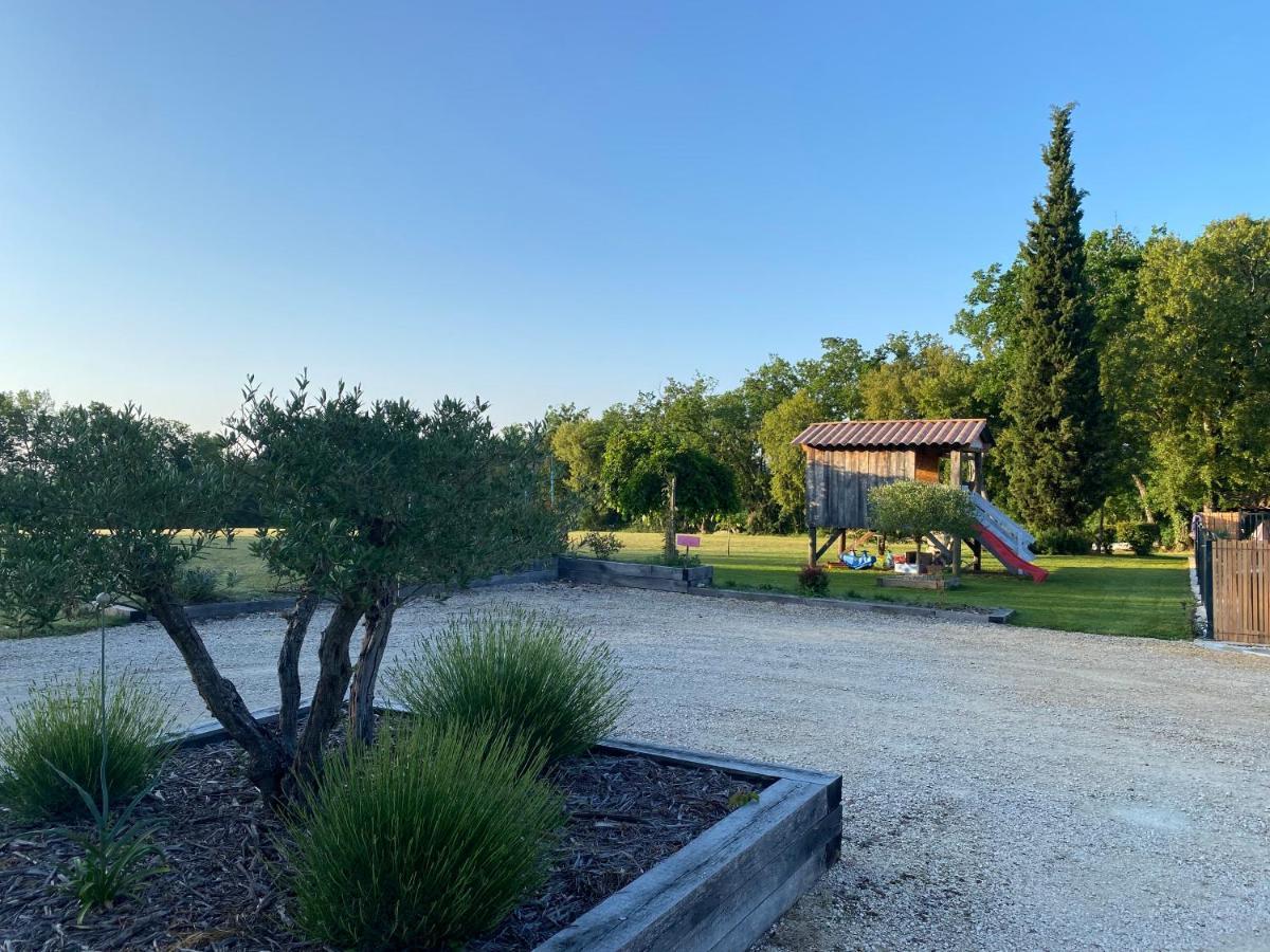 Отель Coulonges Savignac-sur-Leyze Экстерьер фото